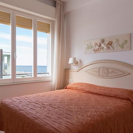 Hotel Mocambo Milano Marittima Exterior photo